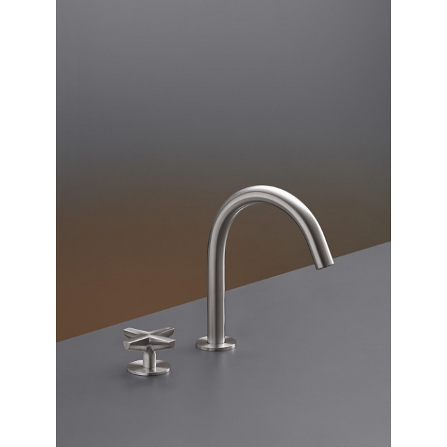 Cea Design Cross CRX 01 Progressive Überkopfbatterie mit schwenkbarem Auslauf | Edilceram Design