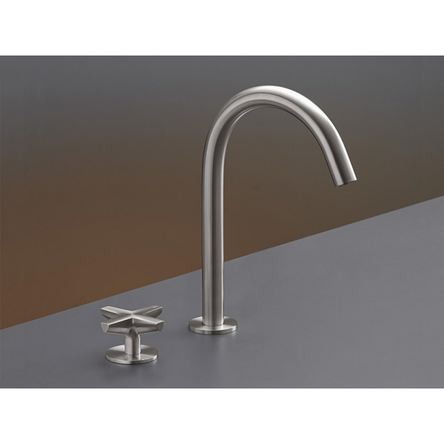 Cea Design Cross CRX 02 Progressive Überkopfbatterie mit schwenkbarem Auslauf | Edilceram Design